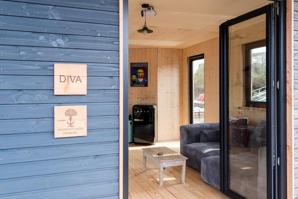 Bådhotel Hausboot Diva Mit Kamin - Winter Auf Der Dove Elbe
