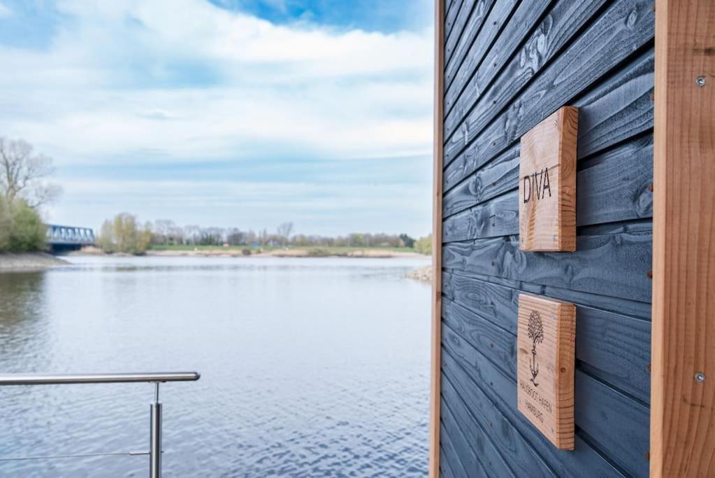 Bådhotel Hausboot Diva Mit Kamin - Winter Auf Der Dove Elbe *