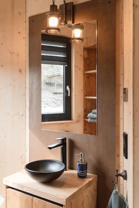 Bådhotel Hausboot Diva Mit Kamin - Winter Auf Der Dove Elbe Hamborg