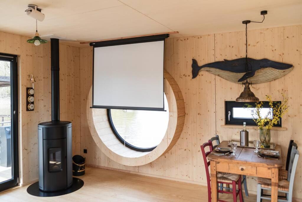 Hausboot Diva Mit Kamin - Winter Auf Der Dove Elbe * Hamborg