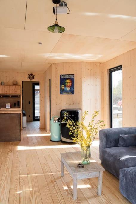 Bådhotel Hausboot Diva Mit Kamin - Winter Auf Der Dove Elbe *